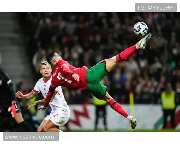 像足球球星般闪耀的人生旅程与永不停歇的拼搏精神 像足球球星般闪耀的人生旅程与永不停歇的拼搏精神