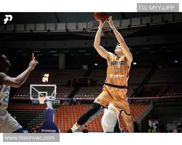 球星联名足球引领潮流 打造运动与时尚完美结合的新纪元 球星联名足球引领潮流 打造运动与时尚完美结合的新纪元