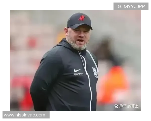 英格兰足球传奇鲁尼的辉煌历程与职业成就回顾 英格兰足球传奇鲁尼的辉煌历程与职业成就回顾