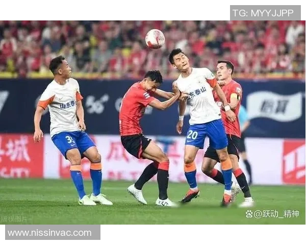 足球明星赛前握手时刻展现体育精神与竞技风范的精彩瞬间 足球明星赛前握手时刻展现体育精神与竞技风范的精彩瞬间