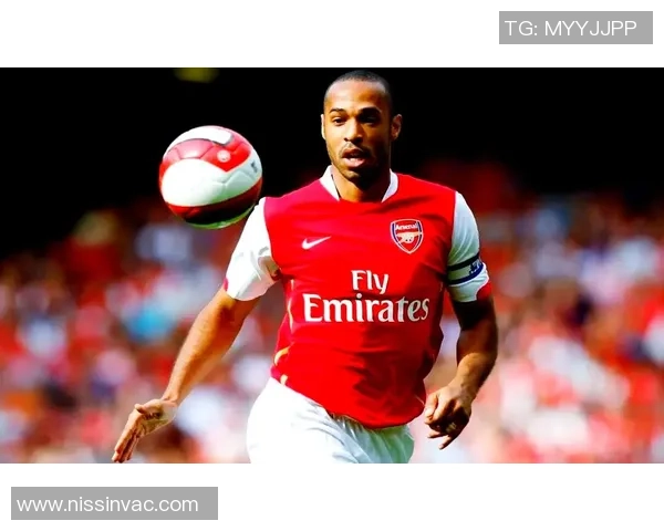 世界最强足球球星背后的成长历程与传奇时刻揭秘