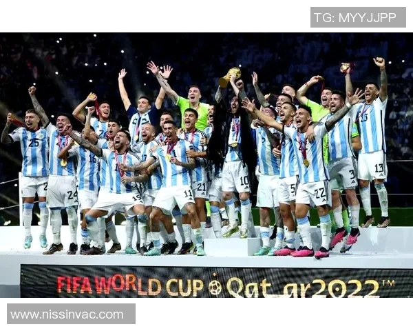 FIFA足球世界三周年庆典球星荣耀大集结：燃情赛事，荣耀时刻