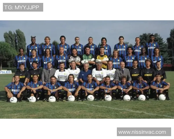 碧翰足球球星闪耀赛场书写传奇故事激励无数球迷追逐梦想