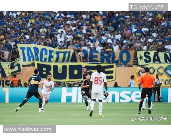 足球巨星集结聚焦全球顶级球员实力与魅力展示盛宴 足球巨星集结聚焦全球顶级球员实力与魅力展示盛宴